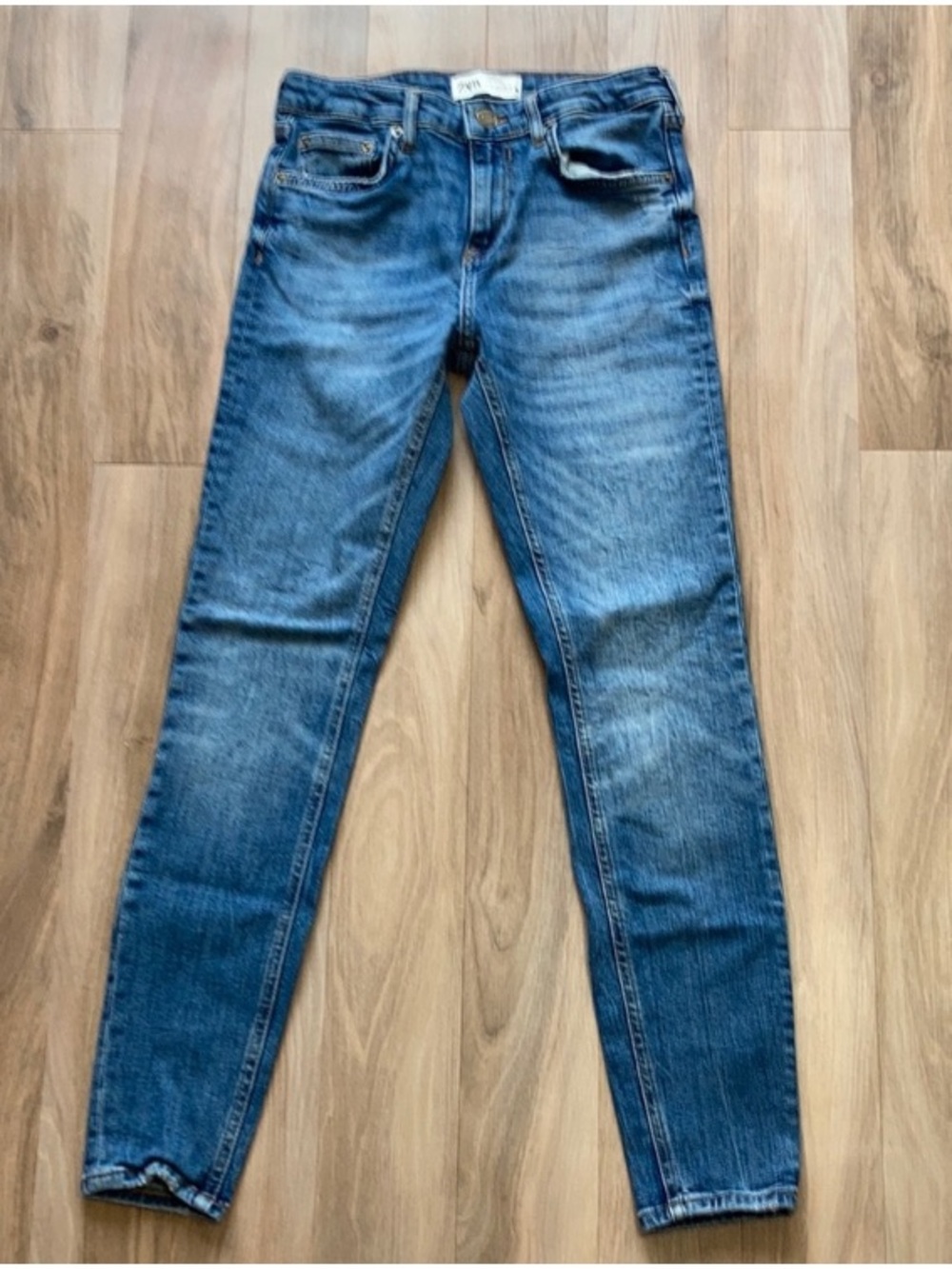 Zara jean with some distressing and stretch size 4